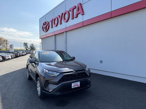 Certified 2023 Toyota RAV4 LE AWD/4WD image 1