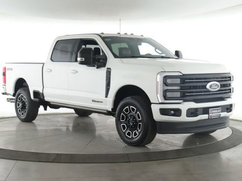 Used 2025 Ford F250 Platinum AWD/4WD image 2