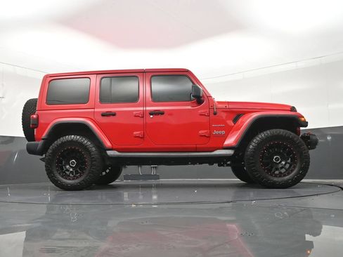 Used 2018 Jeep Wrangler Unlimited Sahara w/ LED Lighting Group AWD/4WD image 28
