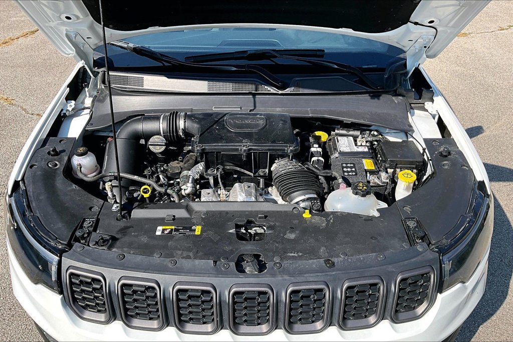 Used 2026 Jeep Compass Trailhawk AWD/4WD image 12
