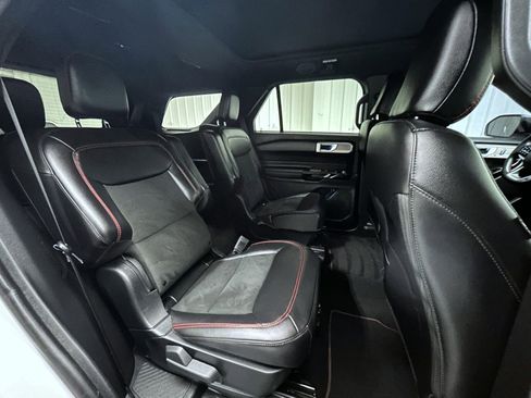 Used 2023 Ford Explorer ST-Line w/ Class IV Trailer Tow Package image 18