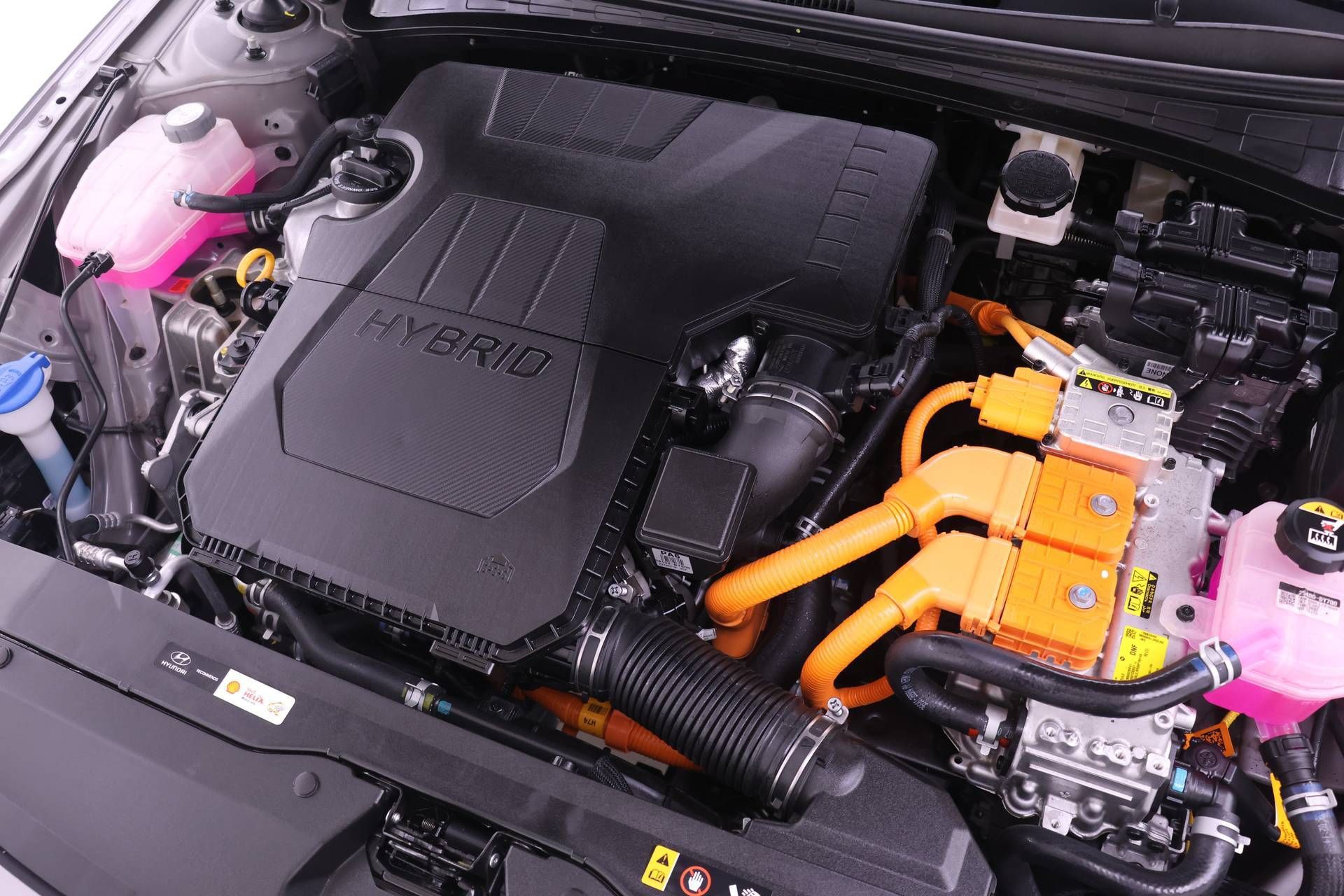 Used 2025 Hyundai Elantra Limited FWD image 17