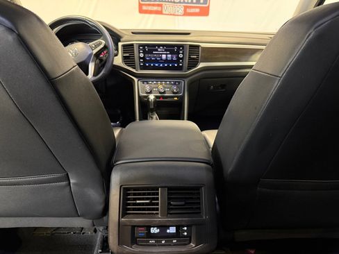 Used 2021 Volkswagen Atlas SE image 32