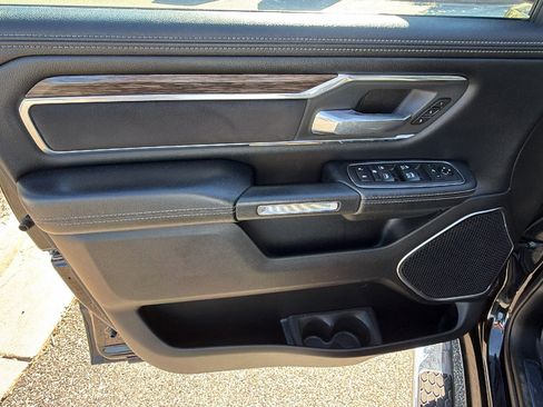 Used 2019 RAM 1500 Laramie AWD/4WD image 14