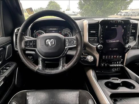 Used 2019 RAM 1500 Laramie AWD/4WD image 3