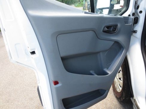 Used 2017 Ford Transit 250 138 RWD image 12