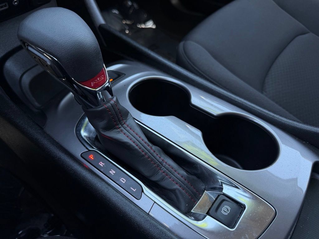 Used 2025 Chevrolet Malibu RS FWD image 26