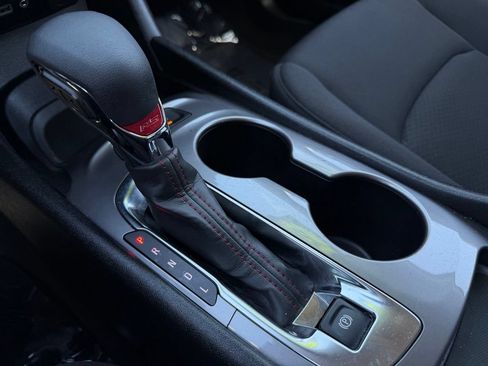 Used 2025 Chevrolet Malibu RS FWD image 26