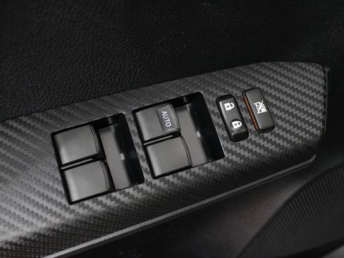 Used 2013 Toyota RAV4 LE AWD/4WD image 37