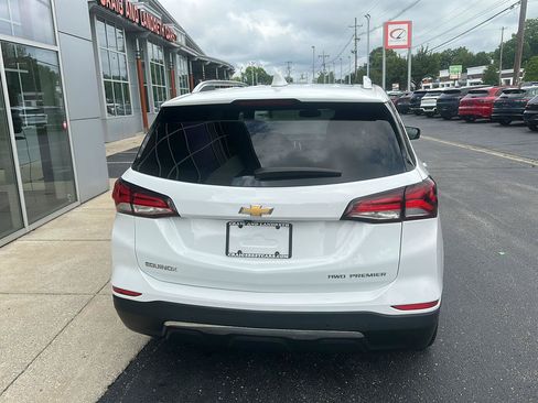 Used 2022 Chevrolet Equinox Premier AWD/4WD image 4