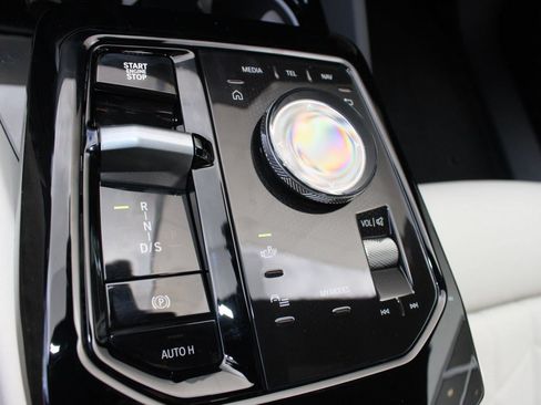 Used 2026 BMW 530i w/ M Sport Package RWD image 17
