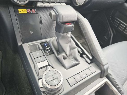 Used 2025 Toyota 4Runner TRD Off-Road Premium image 17