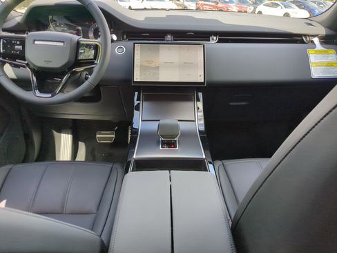 New 2026 Land Rover Range Rover Evoque Dynamic SE image 16