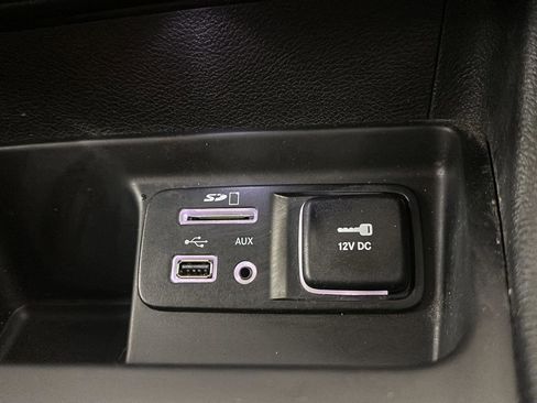 Used 2017 Jeep Cherokee Latitude FWD image 14