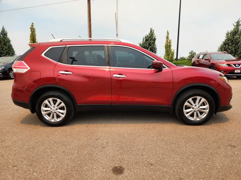 Used 2016 Nissan Rogue SV AWD/4WD image 2