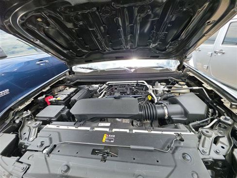 Used 2024 Chevrolet Colorado W/T RWD image 6