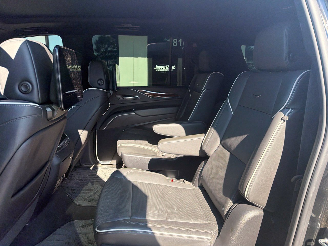 Used 2024 Cadillac Escalade ESV Premium Luxury AWD/4WD image 6