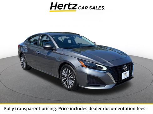 Used 2025 Nissan Altima 2.5 SV FWD image 1