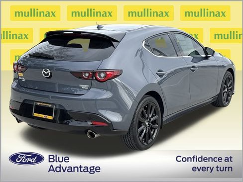 Used 2024 MAZDA MAZDA3 Hatchback w/Premium Plus Pkg image 4