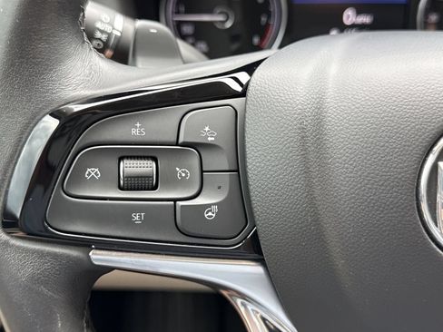 Used 2024 Buick Enclave Essence w/ Technology Package FWD image 21