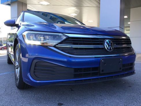 Used 2024 Volkswagen Jetta SE FWD image 40
