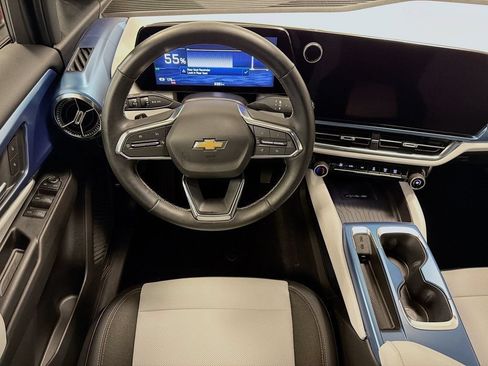 Used 2025 Chevrolet Equinox EV LT w/ Convenience Package FWD image 35
