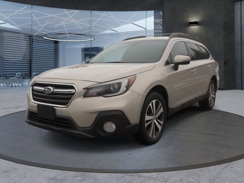 Used 2019 Subaru Outback 3.6R Limited AWD/4WD image 2
