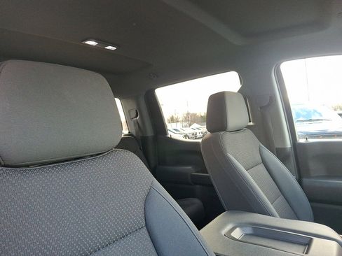 Used 2019 Chevrolet Silverado 1500 Custom w/ Custom Value Package image 13