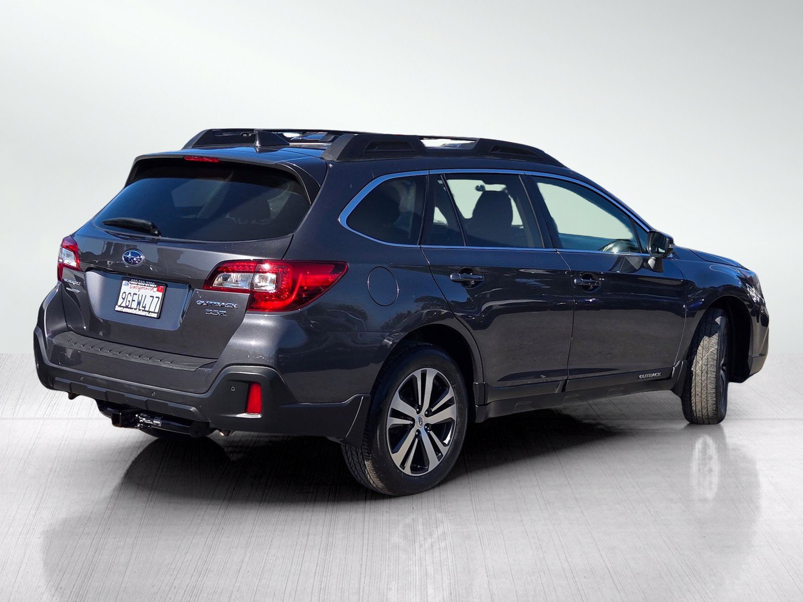 Used 2019 Subaru Outback 3.6R Limited w/ Popular Package #2 AWD/4WD image 4
