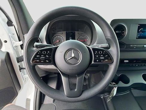 Used 2024 Mercedes-Benz Sprinter 2500 image 11