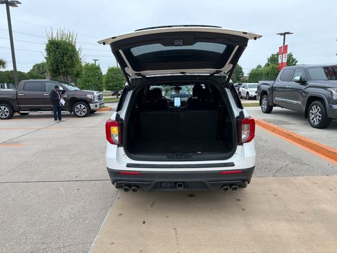 Used 2020 Ford Explorer ST w/ ST Street Pack AWD/4WD image 15
