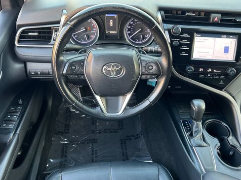 Used 2019 Toyota Camry SE image 14