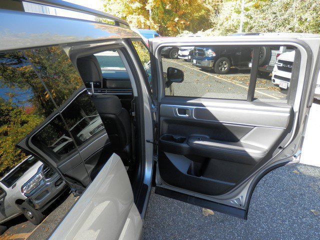Used 2026 Hyundai Santa Fe SEL AWD/4WD image 33
