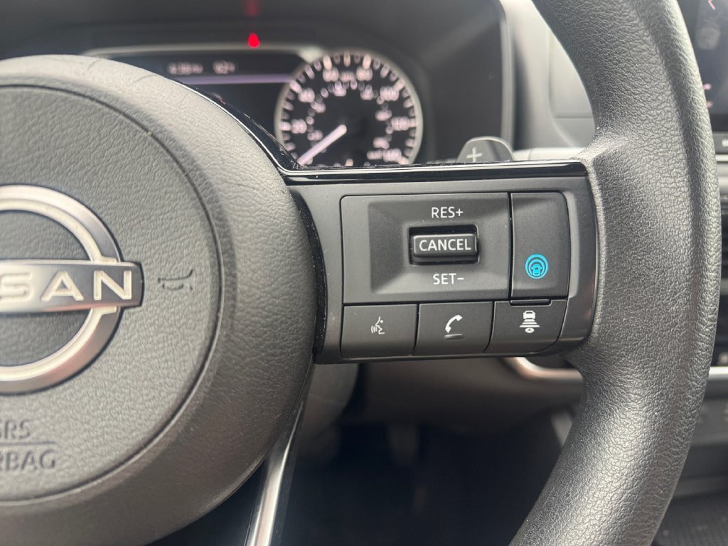 Used 2023 Nissan Rogue SV FWD image 18
