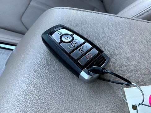 Used 2024 Ford Expedition Max Limited image 16