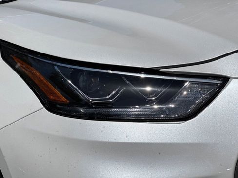 New 2026 Toyota Highlander Platinum AWD/4WD image 33