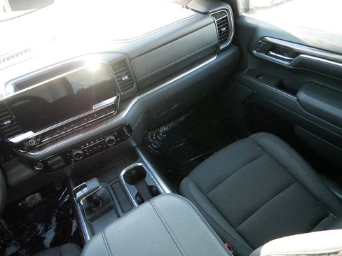 Used 2024 Chevrolet Silverado 1500 LT Trail Boss image 11