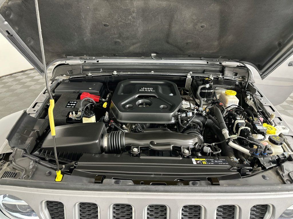 Used 2020 Jeep Wrangler Unlimited Sahara AWD/4WD image 29