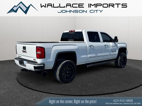 Used 2015 GMC Sierra 2500 SLT w/ Duramax Plus Package AWD/4WD image 5