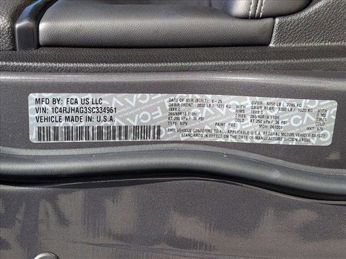 Used 2025 Jeep Grand Cherokee Laredo image 24