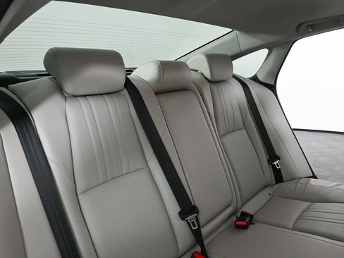Used 2018 Honda Accord Touring image 19