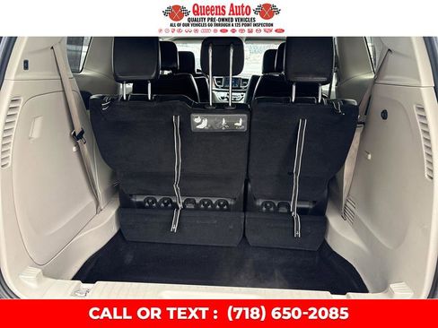 Used 2019 Chrysler Pacifica Touring-L image 13
