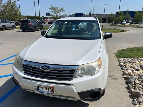 Used 2010 Subaru Forester 2.5X AWD/4WD image 3