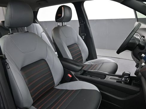 Used 2023 Nissan Kicks SR w/ SR Premium Package FWD image 32