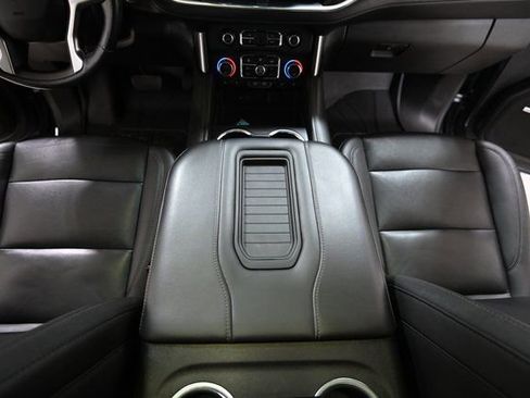 Used 2022 Chevrolet Suburban Z71 w/ Off-Road Capability Package image 38