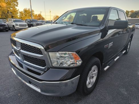 Used 2019 RAM 1500 Tradesman w/ Chrome Appearance Group image 4
