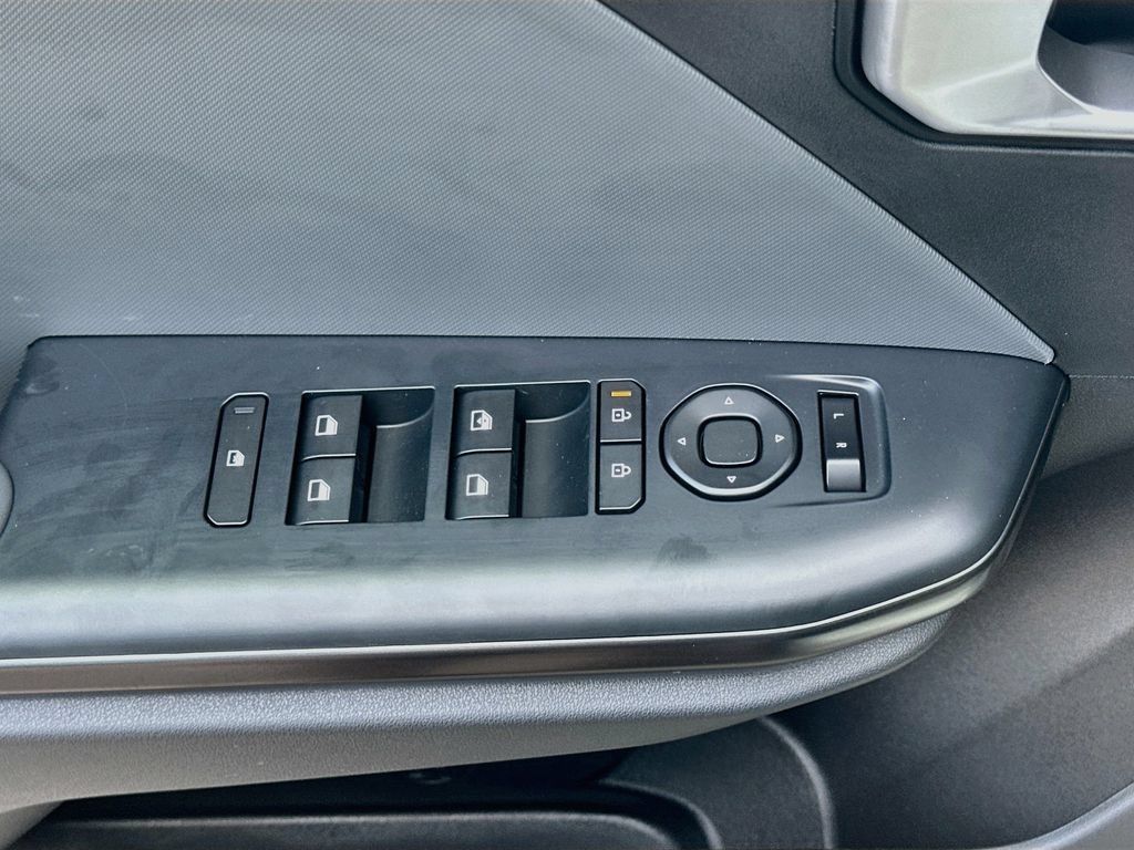 New 2026 Kia K4 FWD image 17