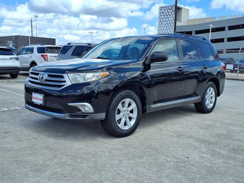 Used 2011 Toyota Highlander SE w/ Tow Pkg AWD/4WD image 22