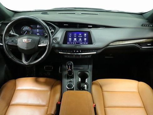 Used 2023 Cadillac XT4 Sport image 9