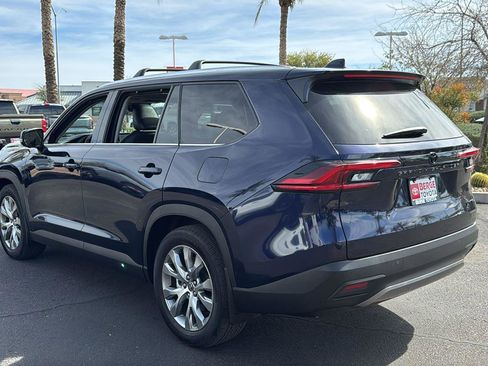 Used 2025 Toyota Grand Highlander FWD image 5